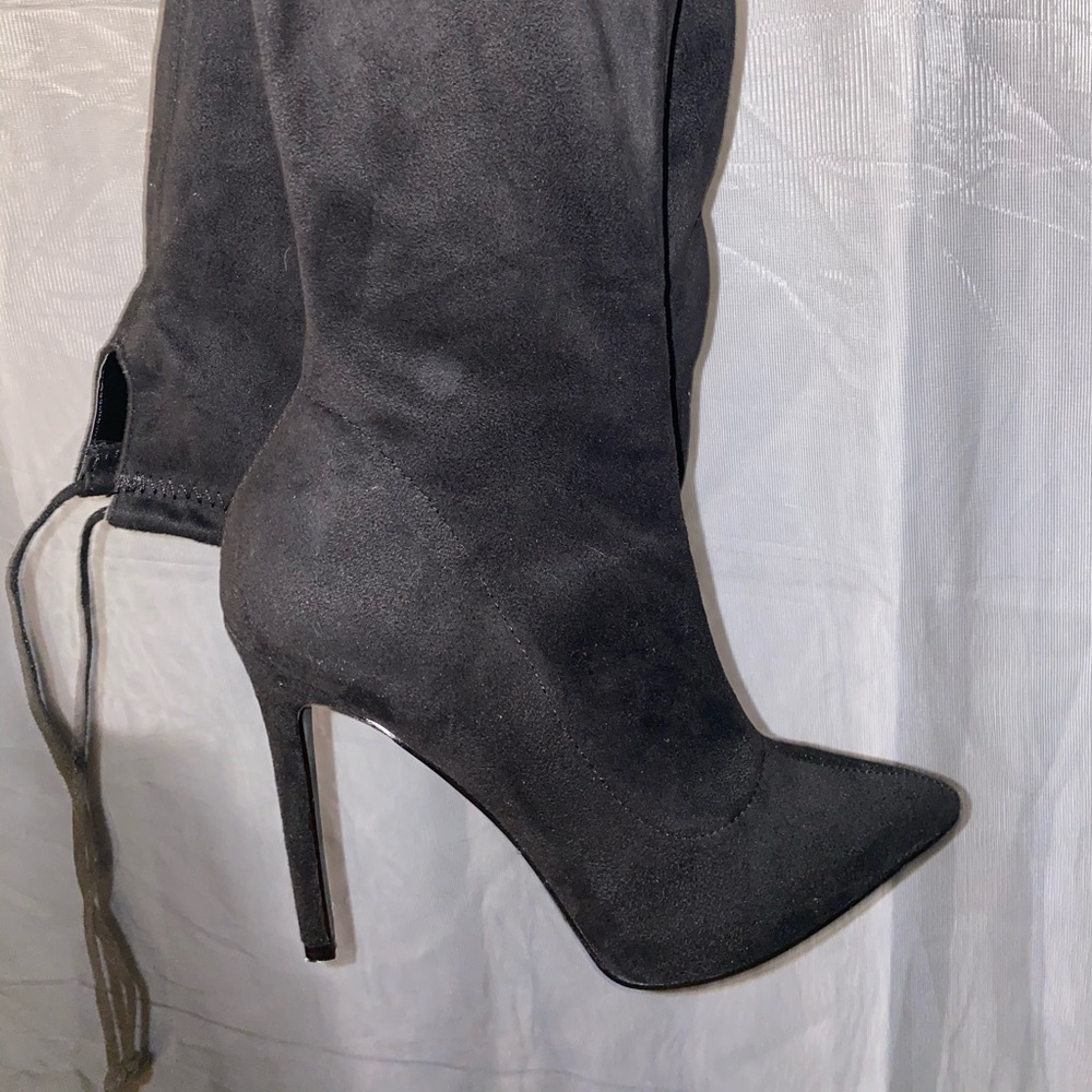 Black mid thigh Boots🖤